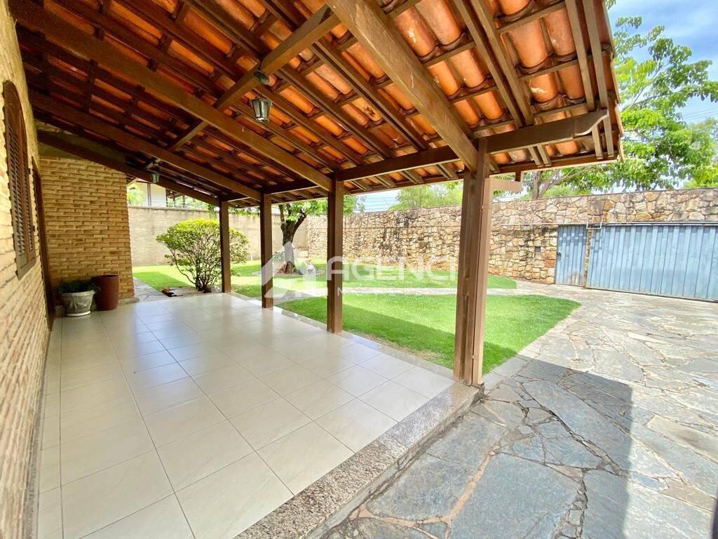 Casa, Bandeirantes (pampulha), 4 Quartos, 0 Vaga, 1 Suíte