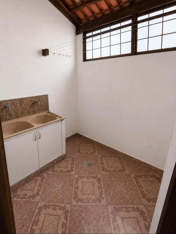 Casa, Laranjeiras, 2 Quartos, 1 Vaga