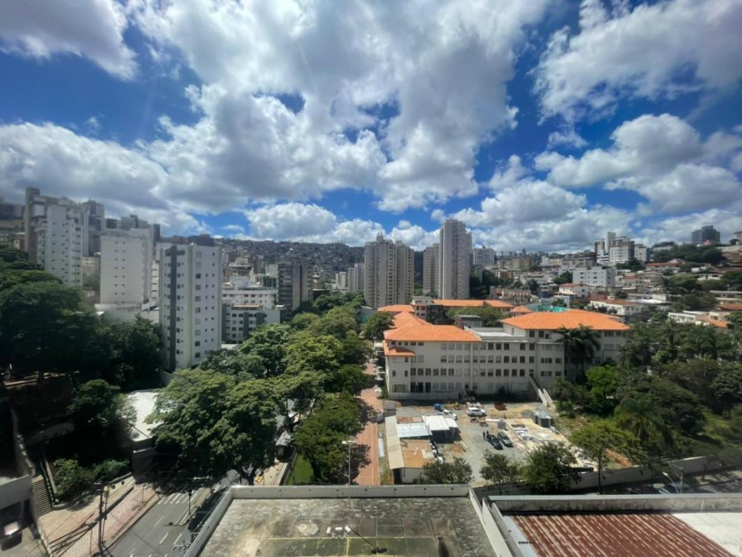 Prédio, Coração de Jesus, 0 Quarto, 80 Vagas