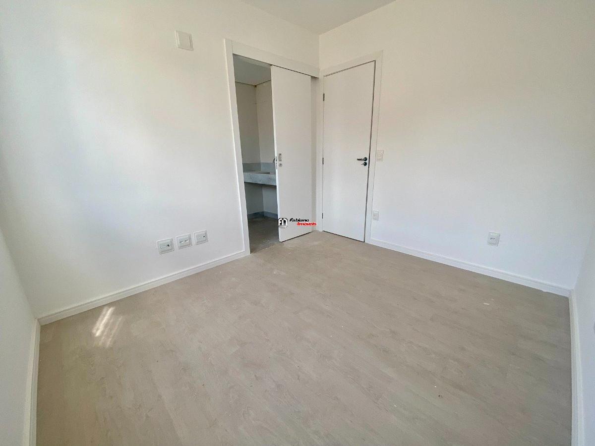 Apartamento, Jaraguá, 4 Quartos, 4 Vagas, 2 Suítes