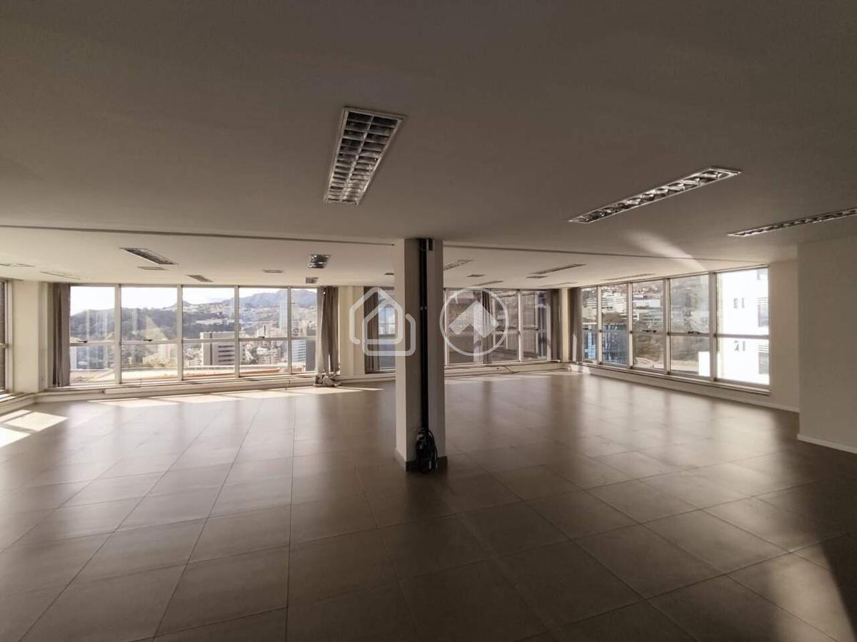 Sala, Estoril, 4 Vagas