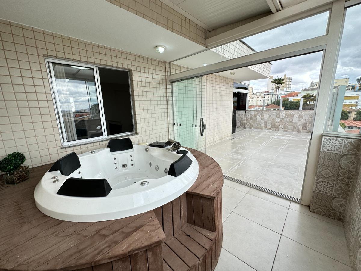 Cobertura, Floresta, 4 Quartos, 3 Vagas, 1 Suíte