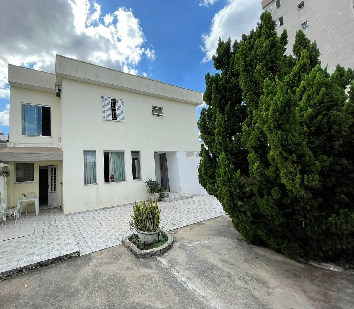 Casa, Padre Eustáquio, 4 Quartos, 0 Vaga, 2 Suítes