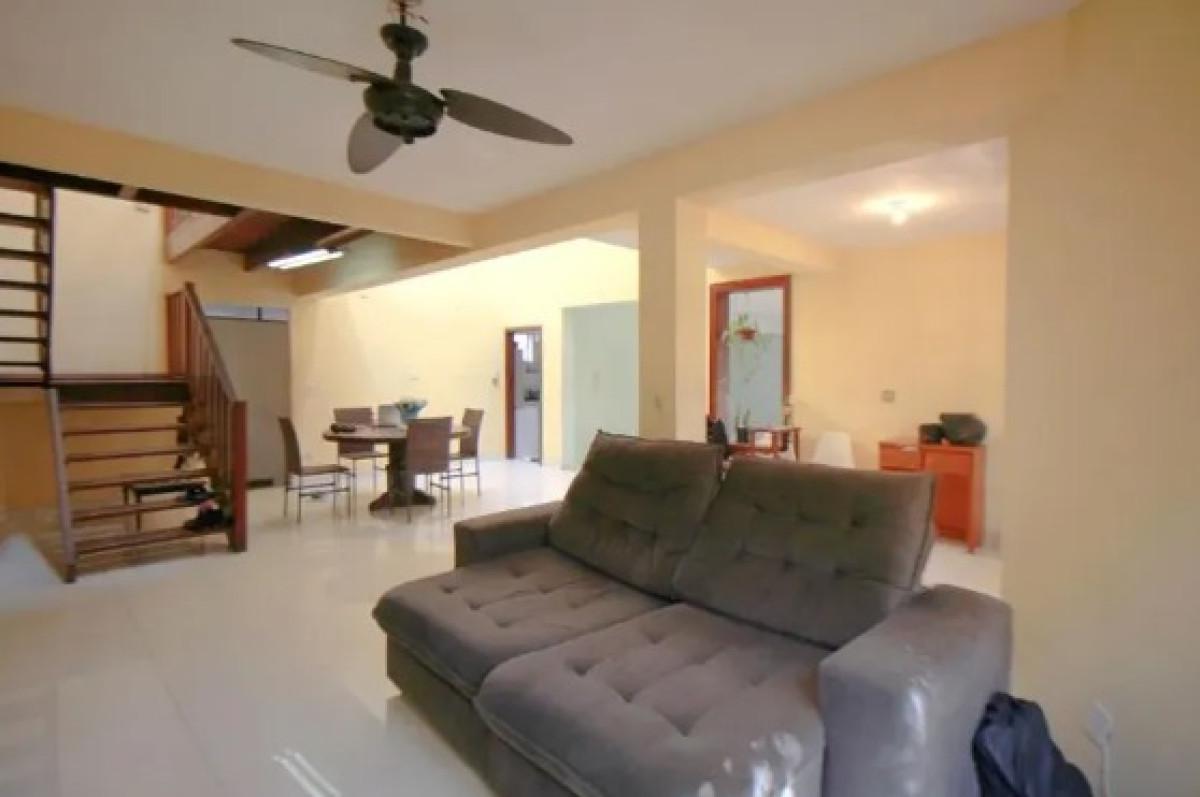 Casa, Santa Lúcia, 6 Quartos, 3 Vagas, 1 Suíte