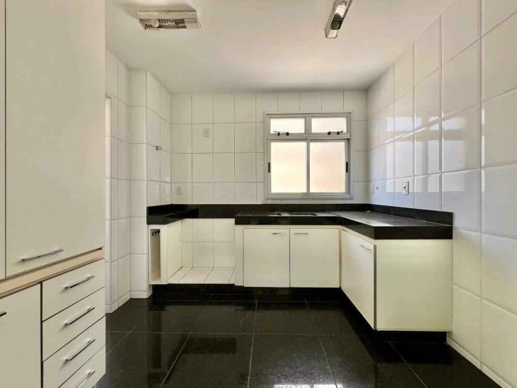 Apartamento, Funcionários, 4 Quartos, 2 Vagas, 2 Suítes