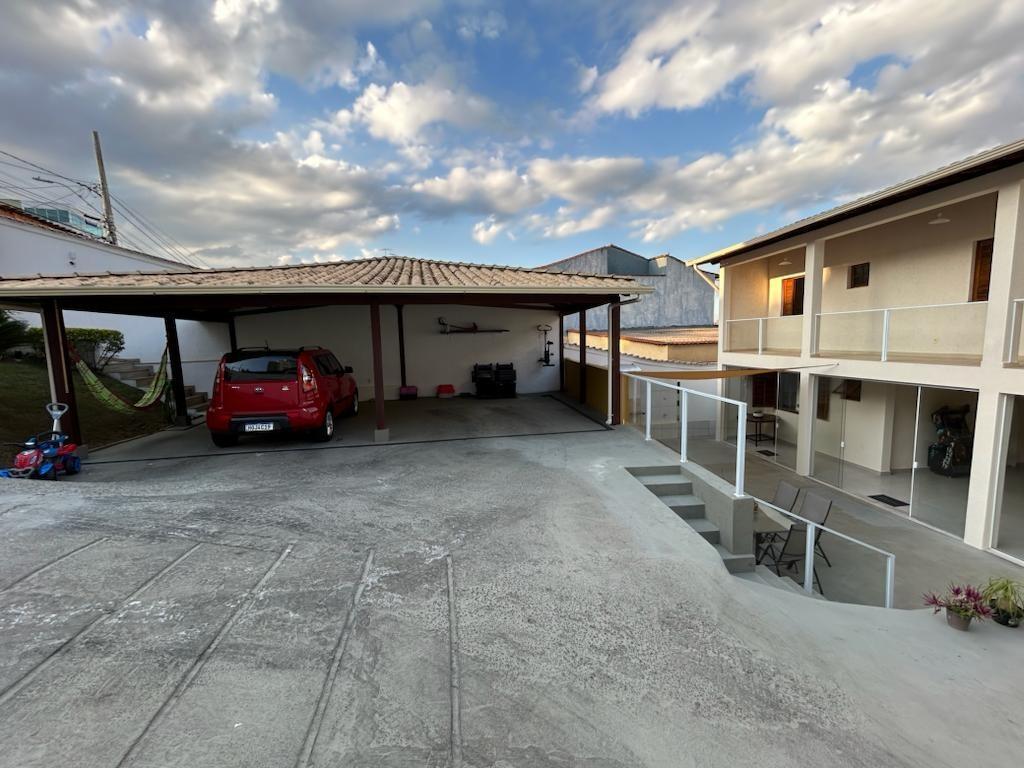 Casa, Nova Esperança, 5 Quartos, 5 Vagas, 1 Suíte