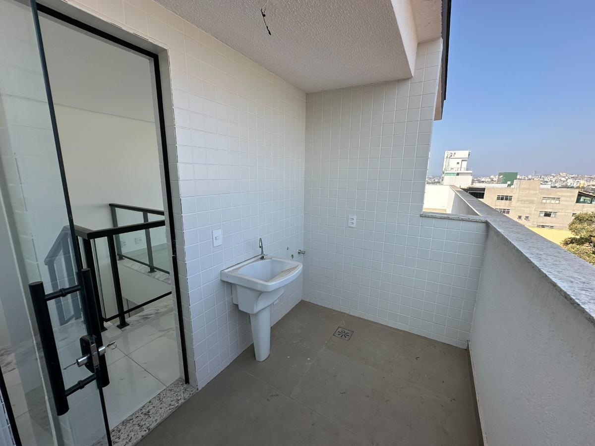 Cobertura, Santa Rosa, 3 Quartos, 2 Vagas, 1 Suíte