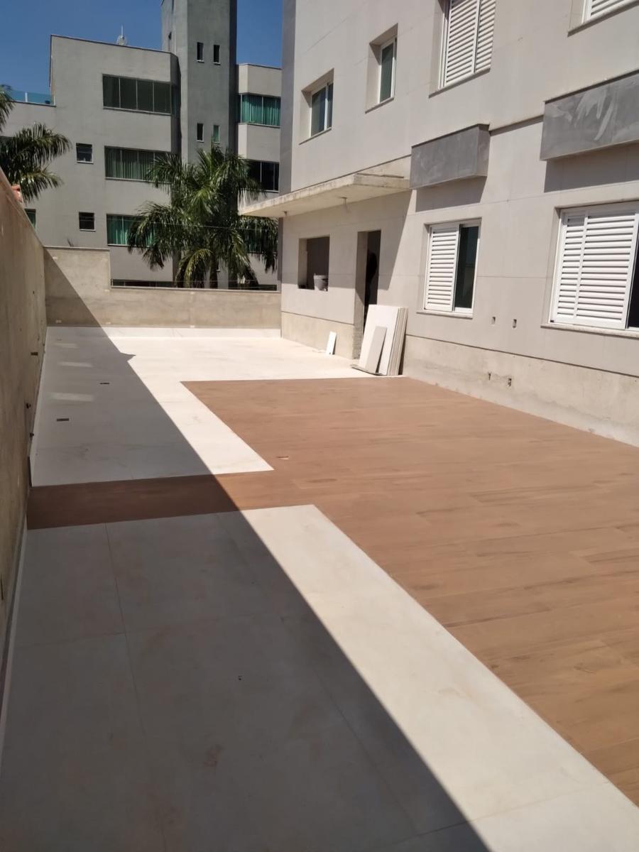 Apartamento, Barreiro, 3 Quartos, 2 Vagas, 1 Suíte