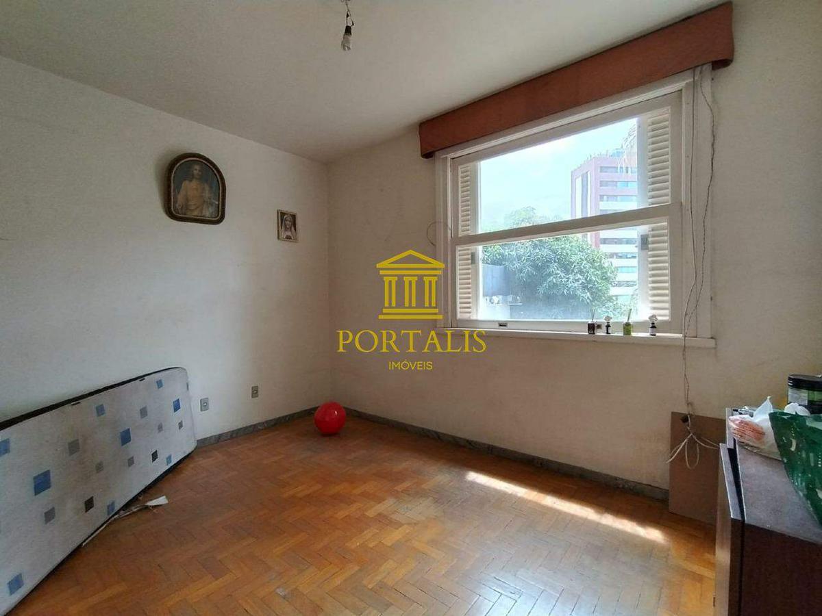 Casa Comercial, Funcionários, 9 Quartos, 5 Vagas