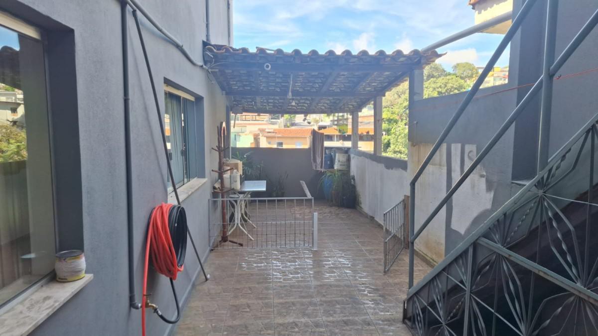 Casa, Palmeiras, 12 Quartos, 2 Vagas, 1 Suíte