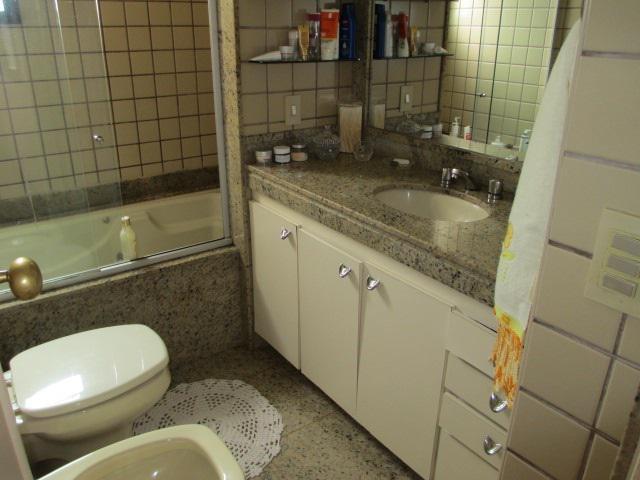 Apartamento, Funcionários, 4 Quartos, 2 Vagas, 1 Suíte