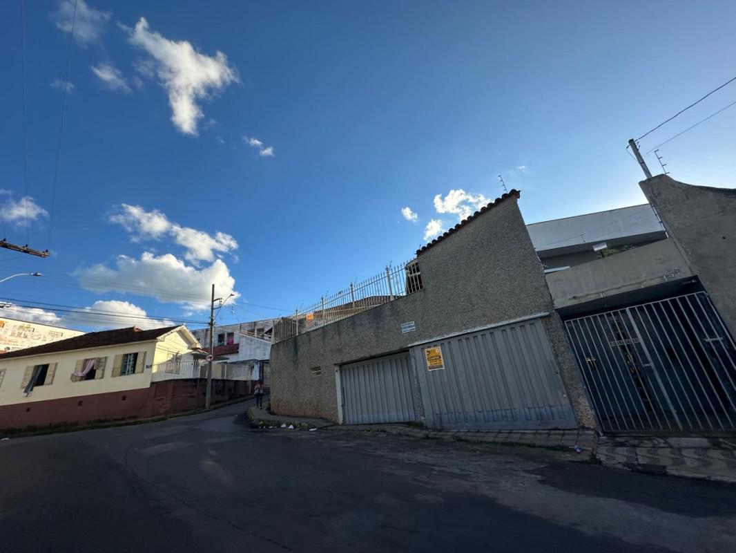 Casa, Centro, 3 Quartos, 2 Vagas