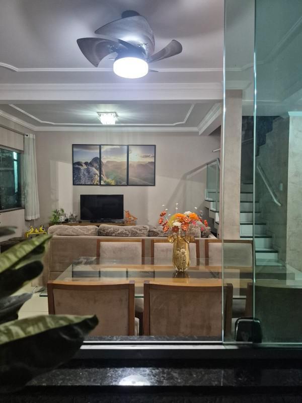 Casa, Cabral, 3 Quartos, 2 Vagas, 1 Suíte