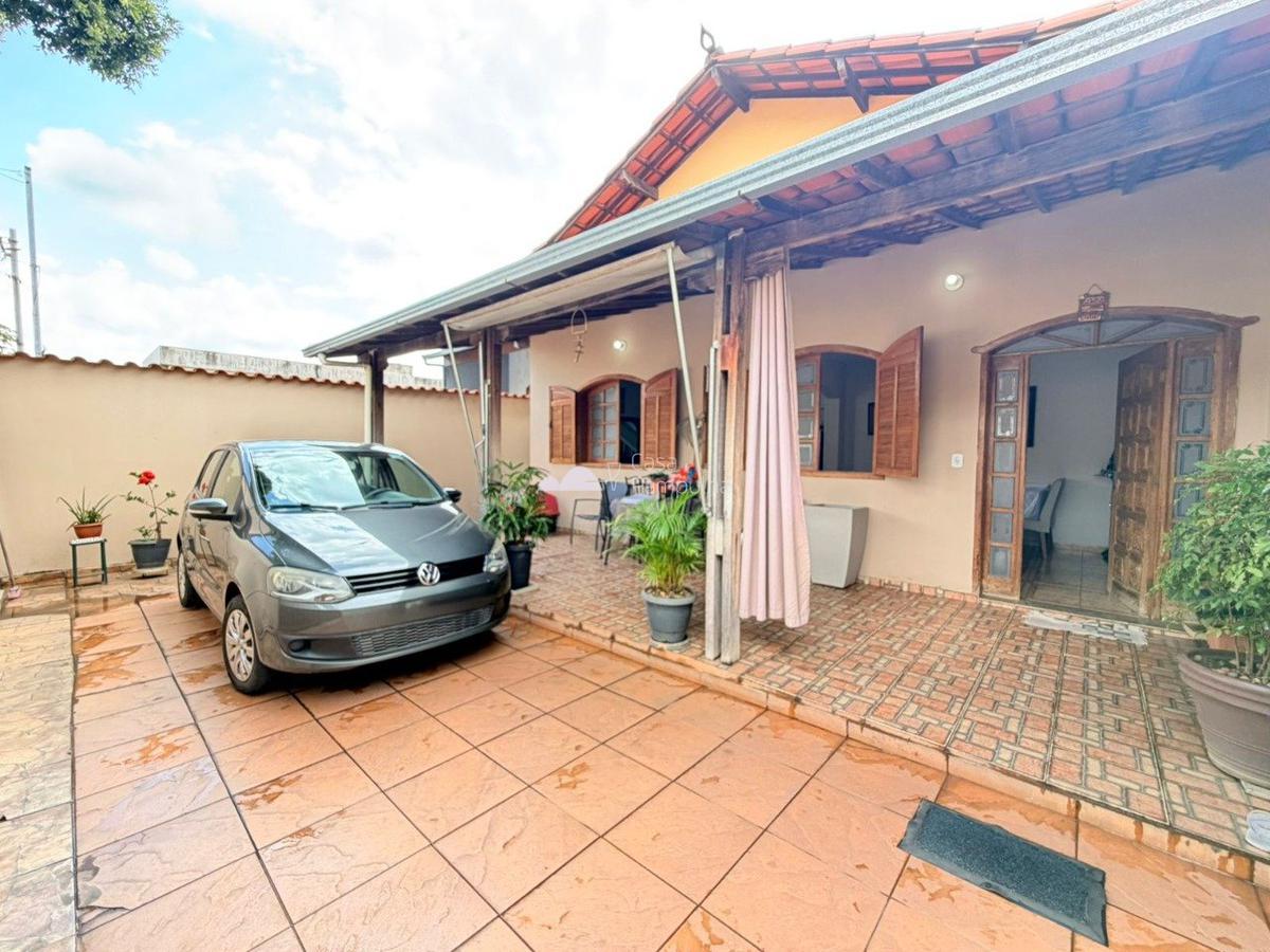 Casa, Floramar, 3 Quartos, 2 Vagas, 2 Suítes