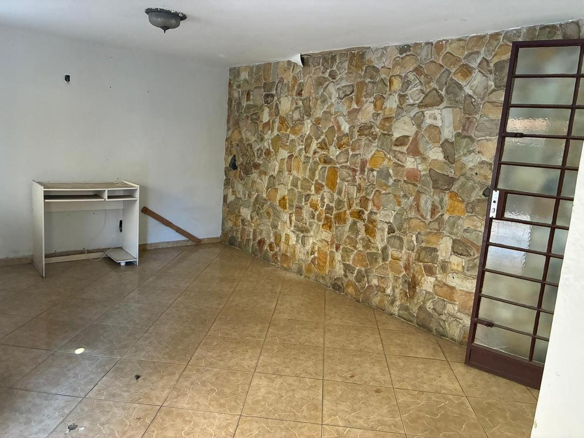 Casa, Santa Branca, 3 Quartos, 3 Vagas, 1 Suíte