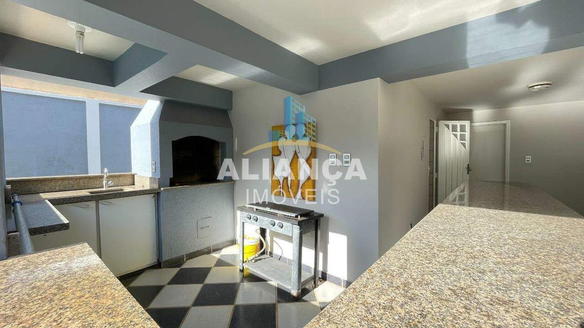 Casa, Centro, 4 Quartos, 2 Vagas, 3 Suítes
