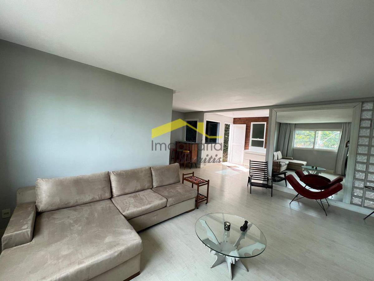 Casa, Estoril, 3 Quartos, 6 Vagas, 1 Suíte