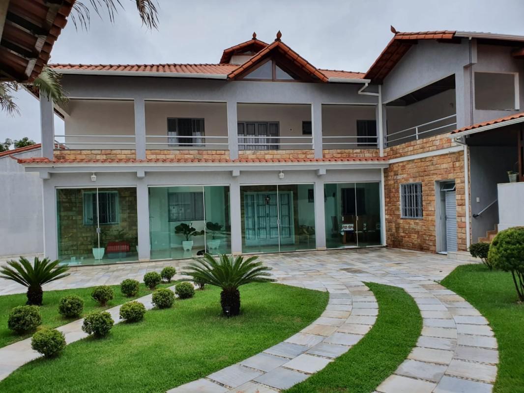 Casa, Milionários, 4 Quartos, 3 Vagas, 1 Suíte