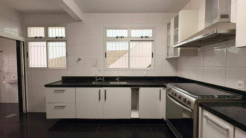 Casa, Vila Paris, 4 Quartos, 4 Vagas, 2 Suítes