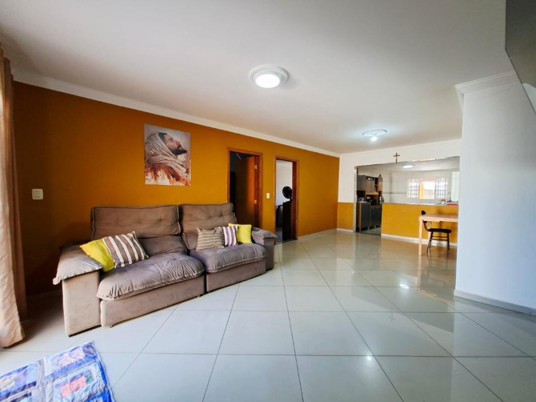 Casa, Araguaia, 4 Quartos, 3 Vagas, 1 Suíte