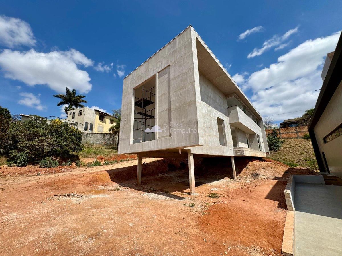 Casa, Trevo, 4 Quartos, 4 Vagas, 2 Suítes