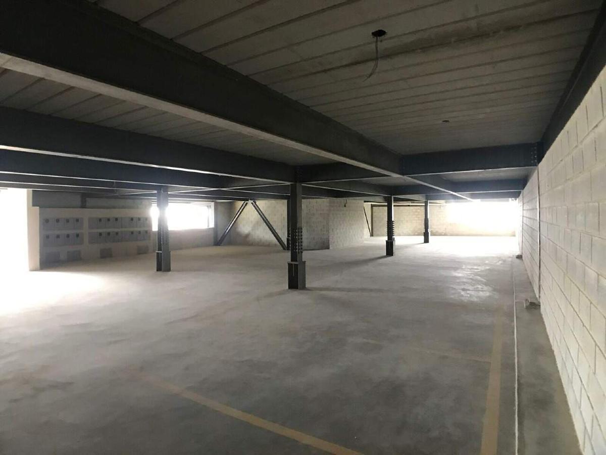 Prédio, Estoril, 70 Vagas