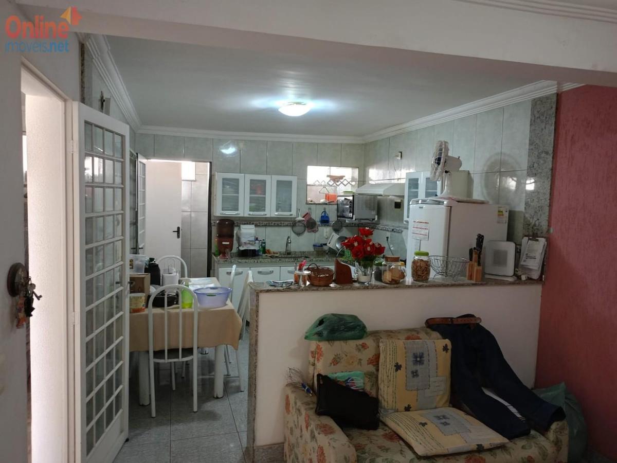 Casa, Dom Pedro I, 1 Quarto, 0 Vaga, 0 Suíte