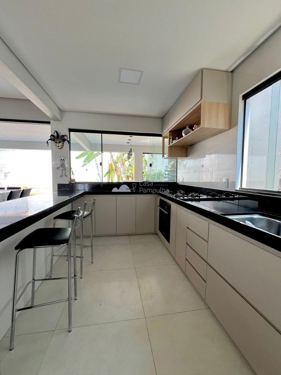 Casa, Planalto, 3 Quartos, 4 Vagas, 1 Suíte