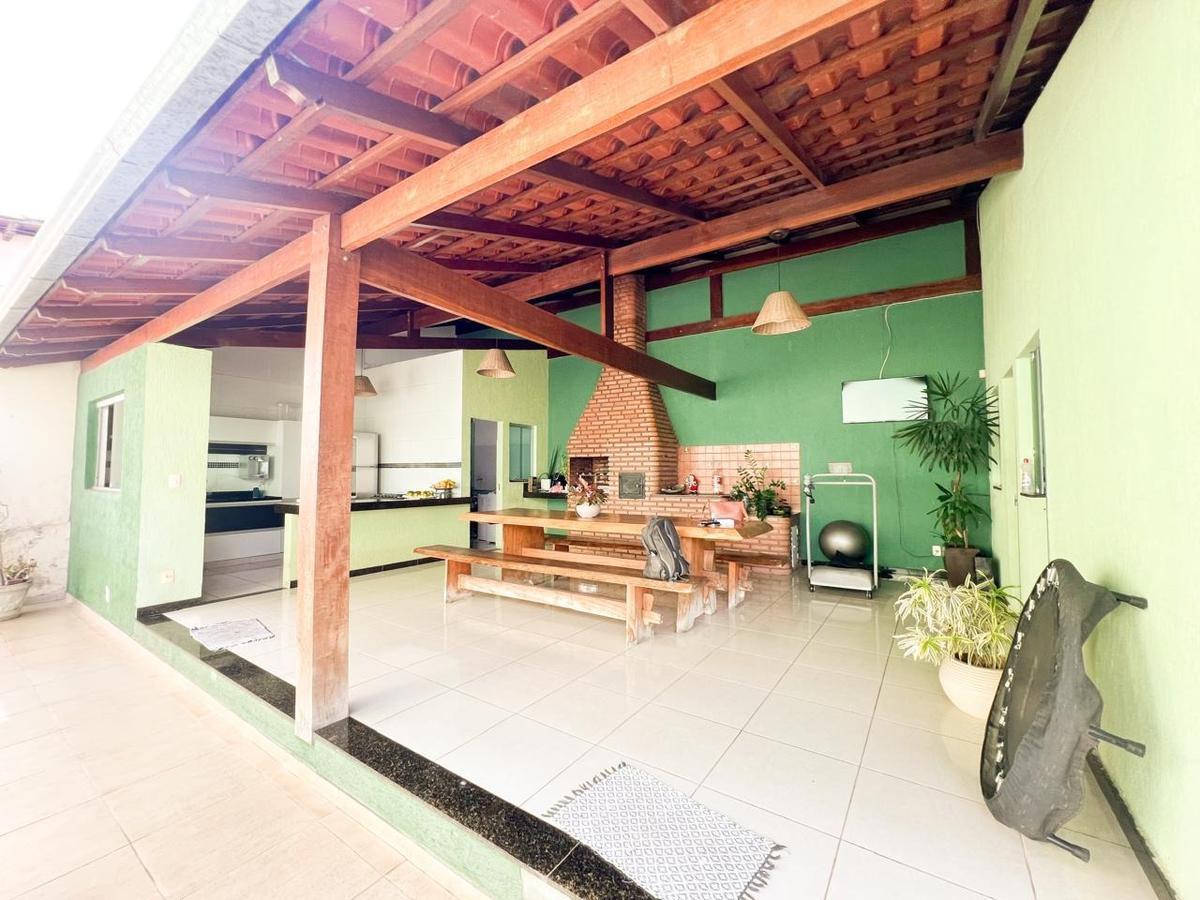 Casa, Arvoredo, 3 Quartos, 8 Vagas, 2 Suítes