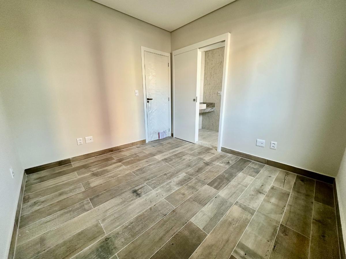 Apartamento, Jaraguá, 4 Quartos, 3 Vagas, 4 Suítes