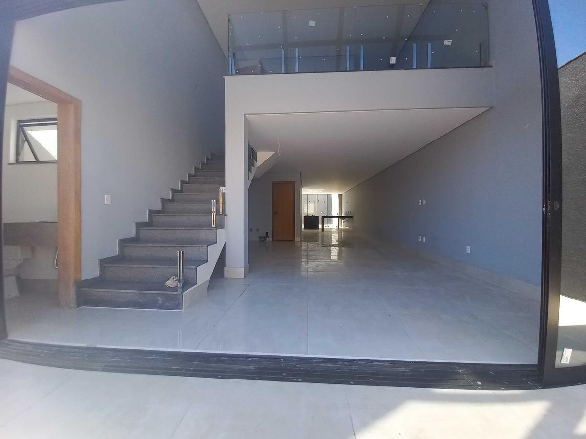 Casa, Fernão Dias, 4 Quartos, 6 Vagas, 1 Suíte