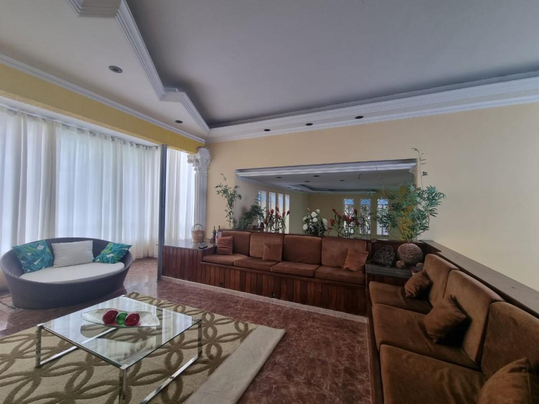 Casa, Jardim Riacho das Pedras, 4 Quartos, 8 Vagas, 2 Suítes