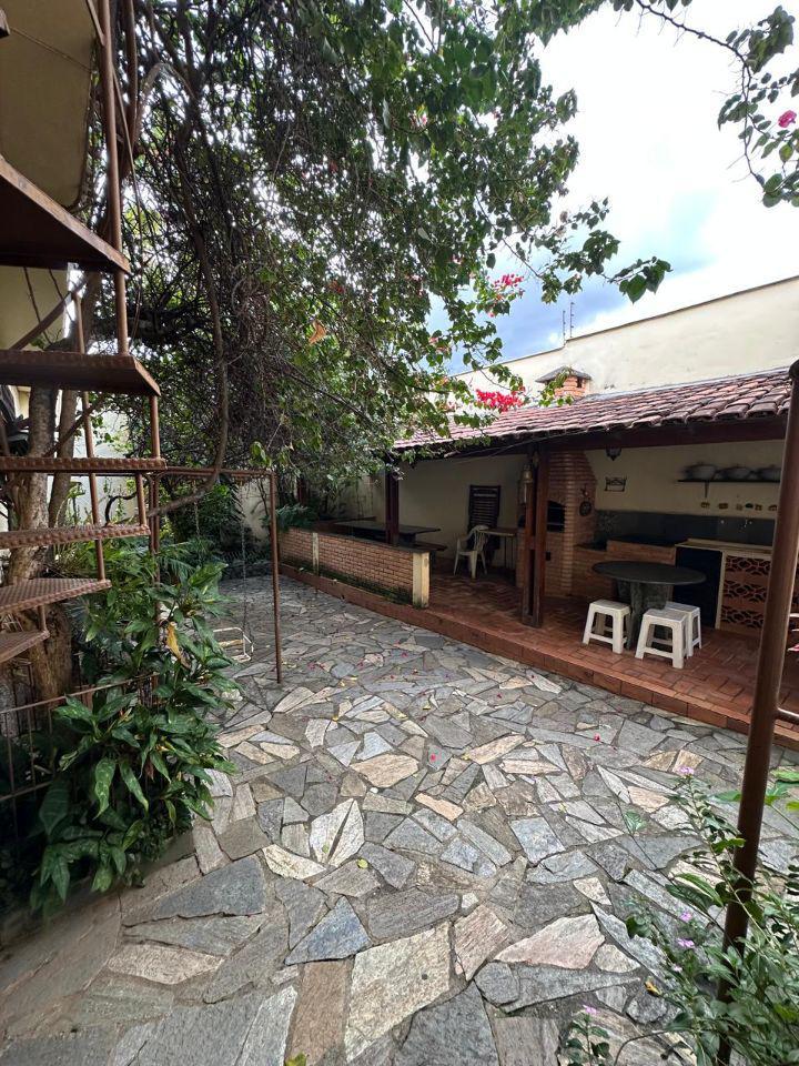 Casa, Cachoeirinha, 3 Quartos, 4 Vagas, 1 Suíte