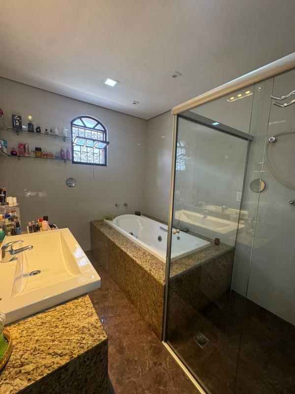 Casa, Trevo, 4 Quartos, 10 Vagas, 1 Suíte