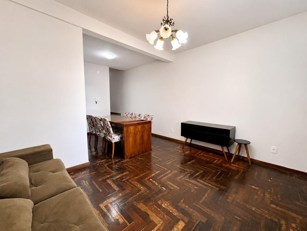Casa, Castelo, 3 Quartos, 2 Vagas, 1 Suíte
