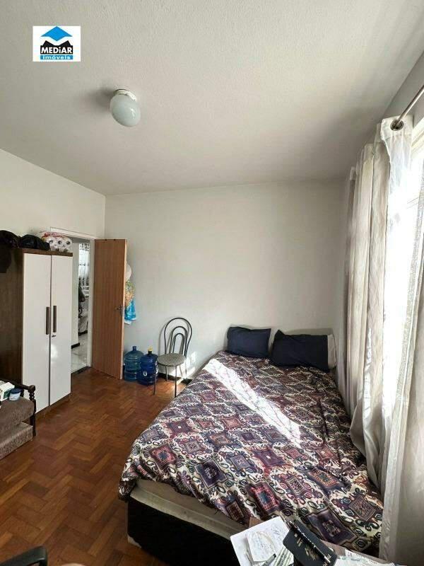 Casa, Sagrada Família, 3 Quartos, 2 Vagas, 1 Suíte