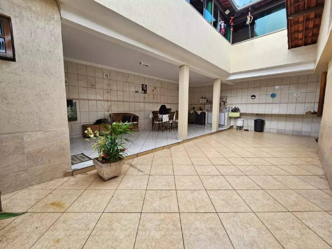 Casa, Átila de Paiva, 3 Quartos, 2 Vagas