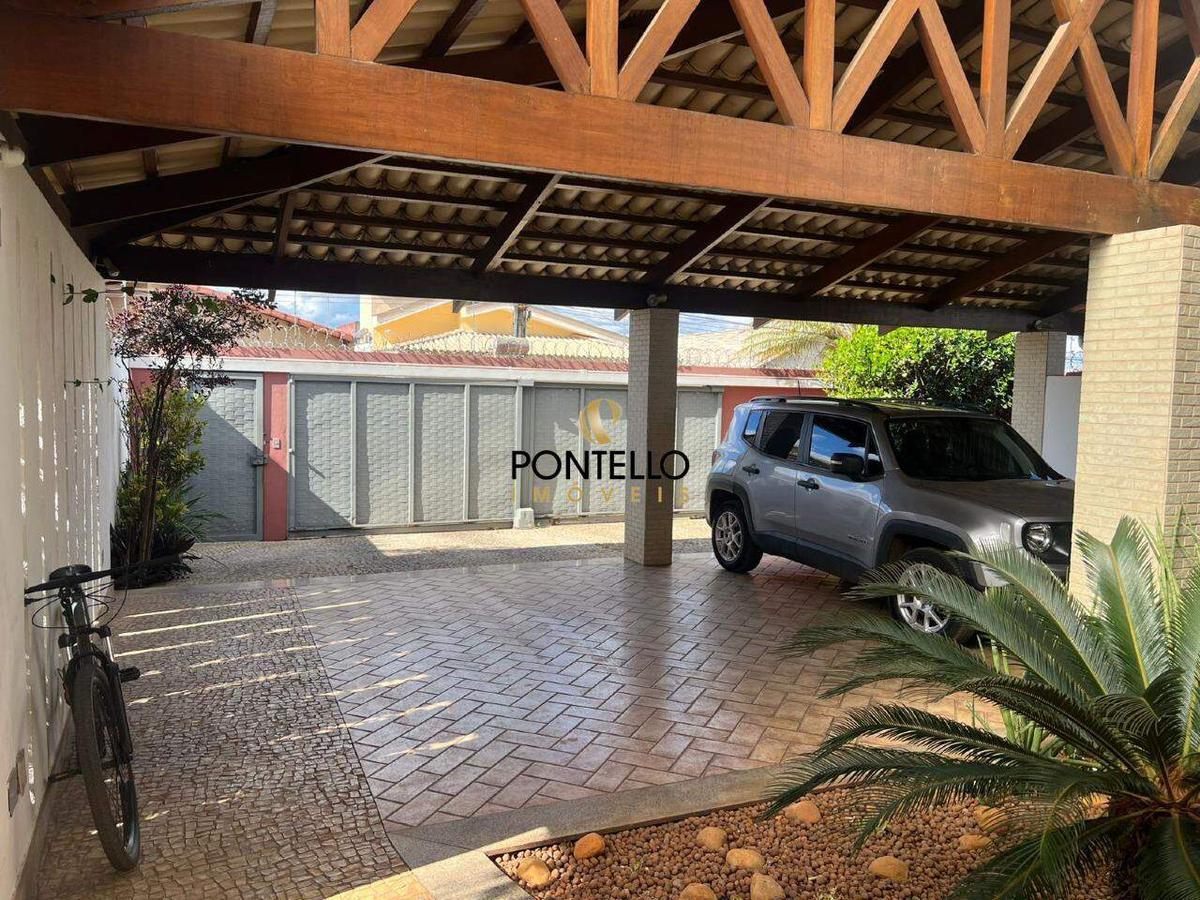 Casa, Santa Rita de Cássia, 8 Quartos, 4 Vagas, 2 Suítes