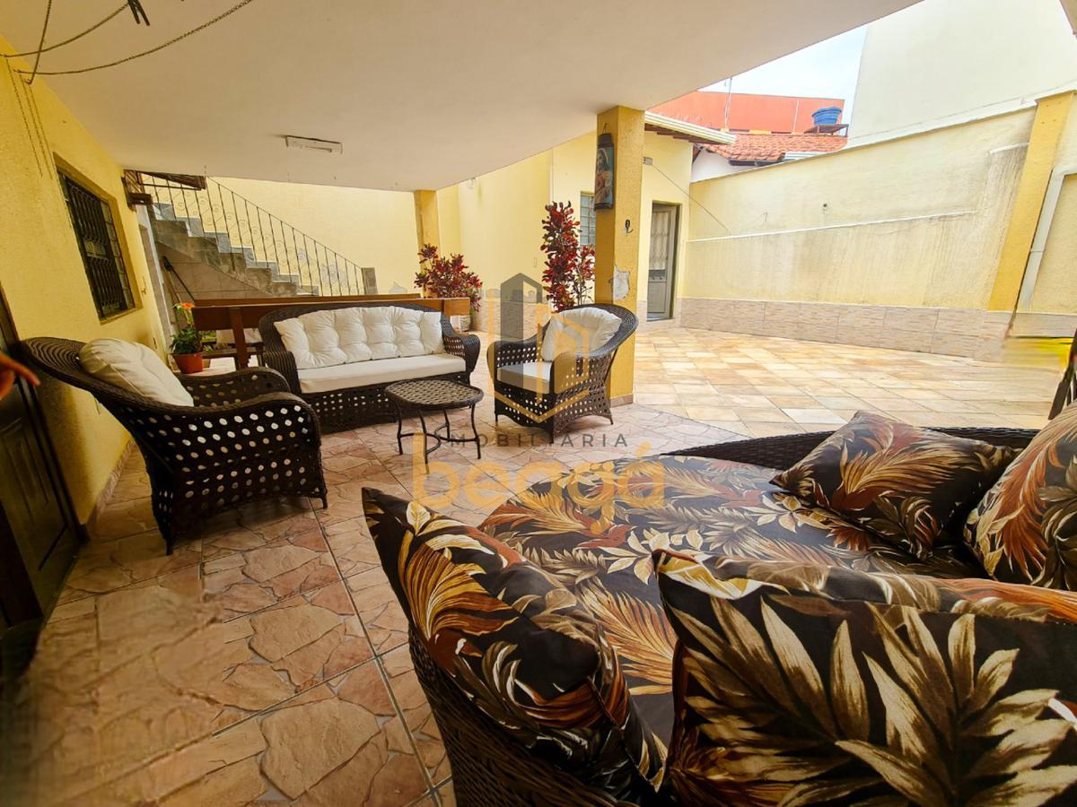 Casa, Santa Mônica, 3 Quartos, 2 Vagas, 2 Suítes