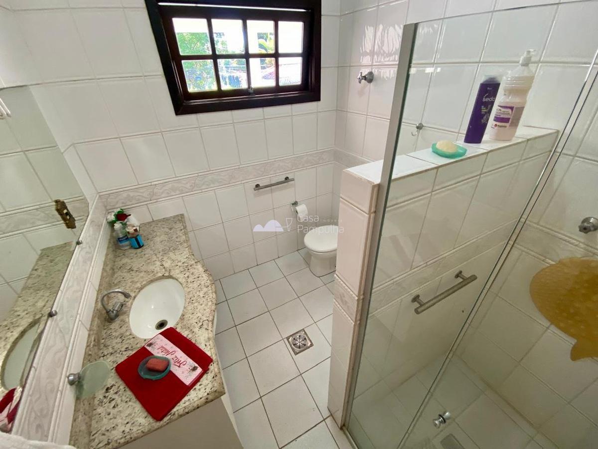 Casa, Itapoã, 3 Quartos, 4 Vagas, 1 Suíte