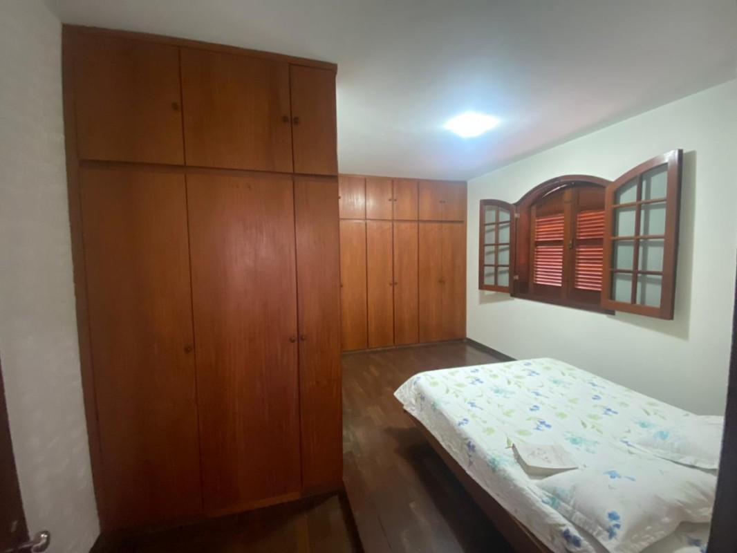 Casa Comercial, Goiânia, 4 Quartos, 2 Vagas, 2 Suítes