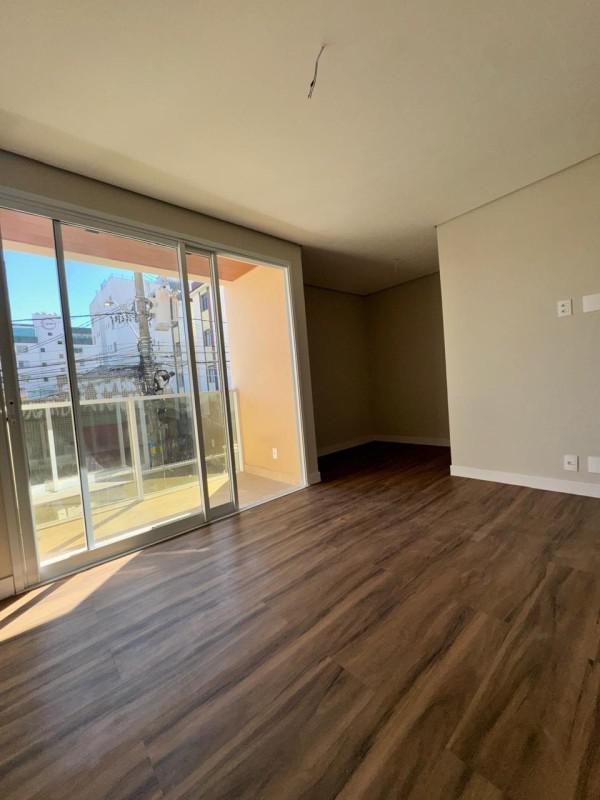 Apartamento, Sagrada Família, 2 Quartos, 2 Vagas, 1 Suíte