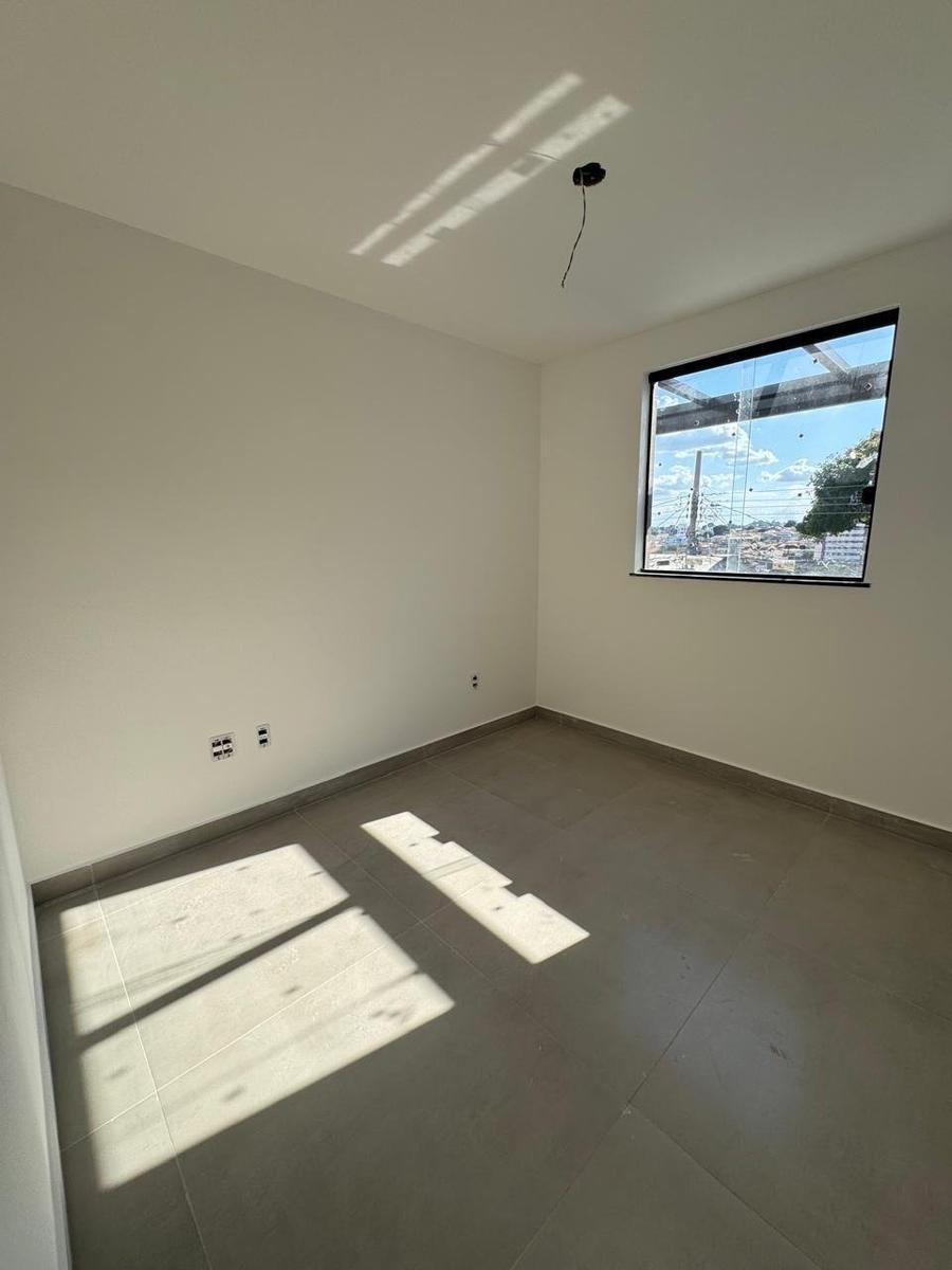 Casa, Santa Mônica, 2 Quartos, 1 Vaga, 2 Suítes