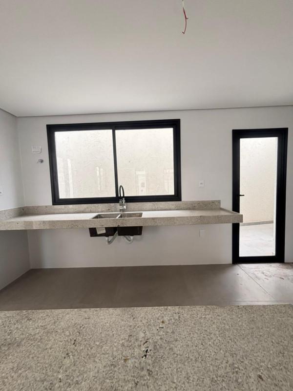 Casa, Planalto, 3 Quartos, 3 Vagas, 2 Suítes