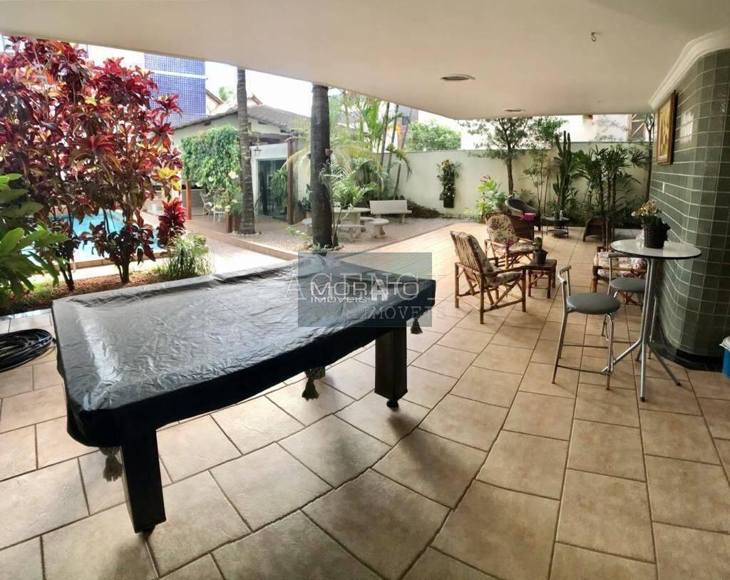 Casa, Castelo, 4 Quartos, 0 Vaga, 1 Suíte