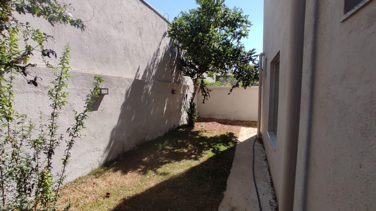 Casa, Santa Rosa, 3 Quartos, 4 Vagas, 1 Suíte