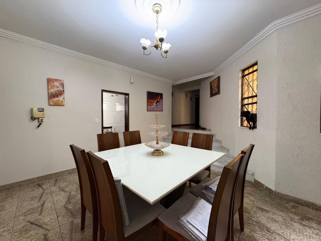 Casa, Dona Clara, 3 Quartos, 4 Vagas, 1 Suíte