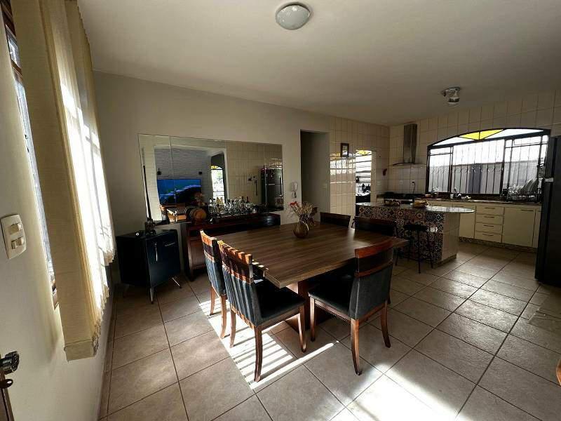 Casa, Nova Granada, 5 Quartos, 6 Vagas, 1 Suíte