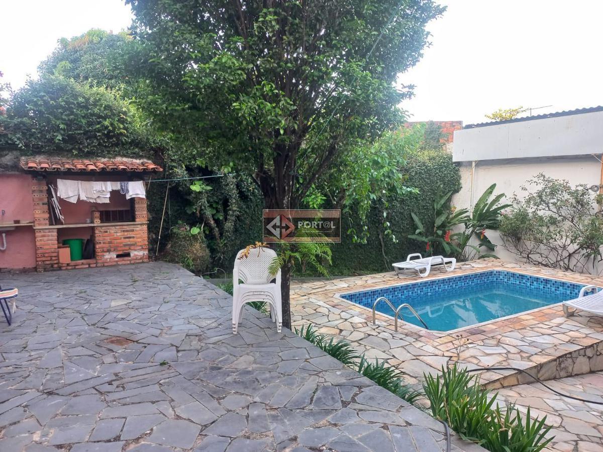 Casa, Itapoã, 4 Quartos, 2 Vagas, 1 Suíte