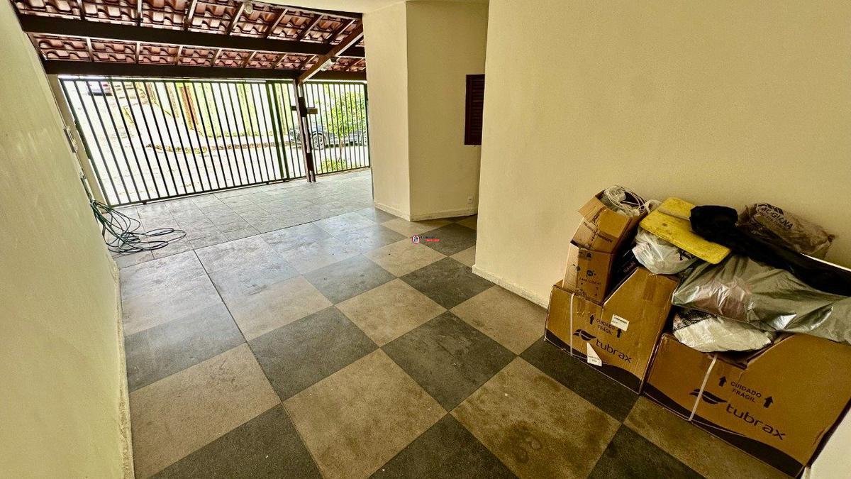 Casa, Planalto, 6 Quartos, 5 Vagas, 1 Suíte